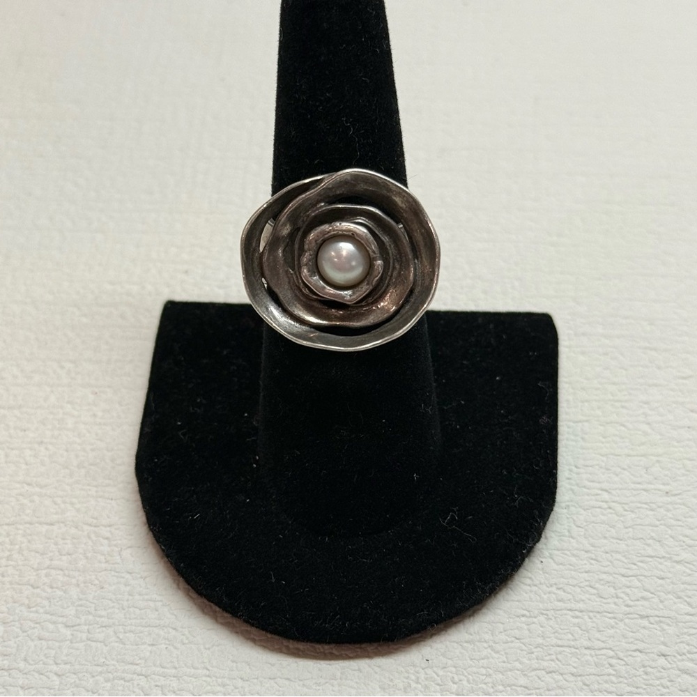Tamir Zuman Sterling Silver and genuine Pearl ring - size 7 1/2